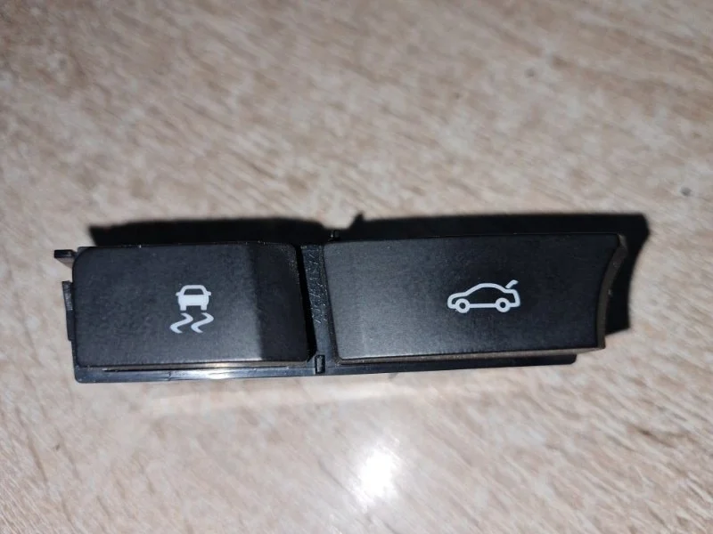 Кнопка крышки багажника Opel