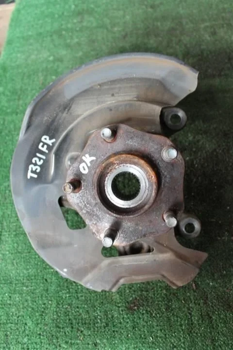 Б.у. кулак поворотный NISSAN X-TRAIL T32 NISSAN X-TRAIL T32