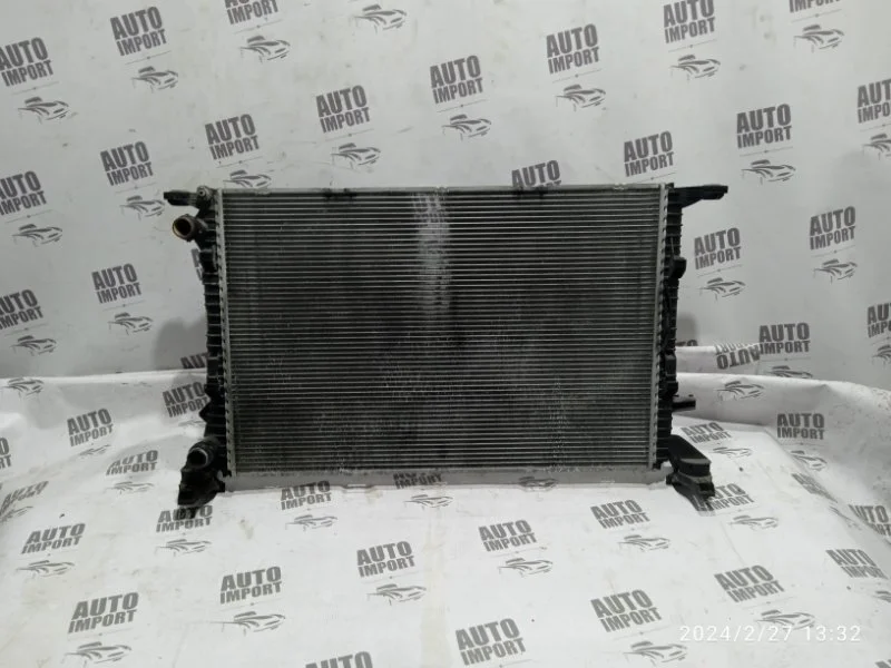 Радиатор охлаждения Audi Q3 2013 8K0121251L 8U CPSA