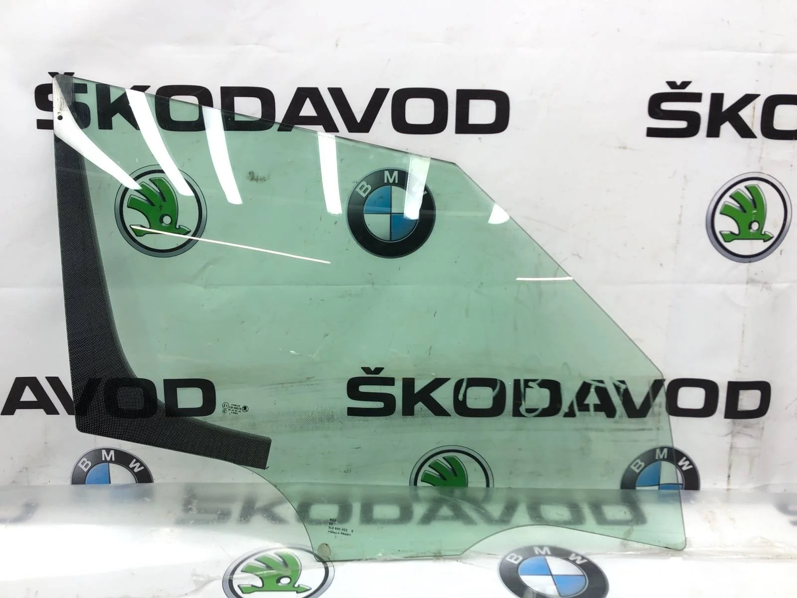 Стекло двери Skoda Yeti 2013 5L0845022E 5L 2.0 CFHC, переднее правое