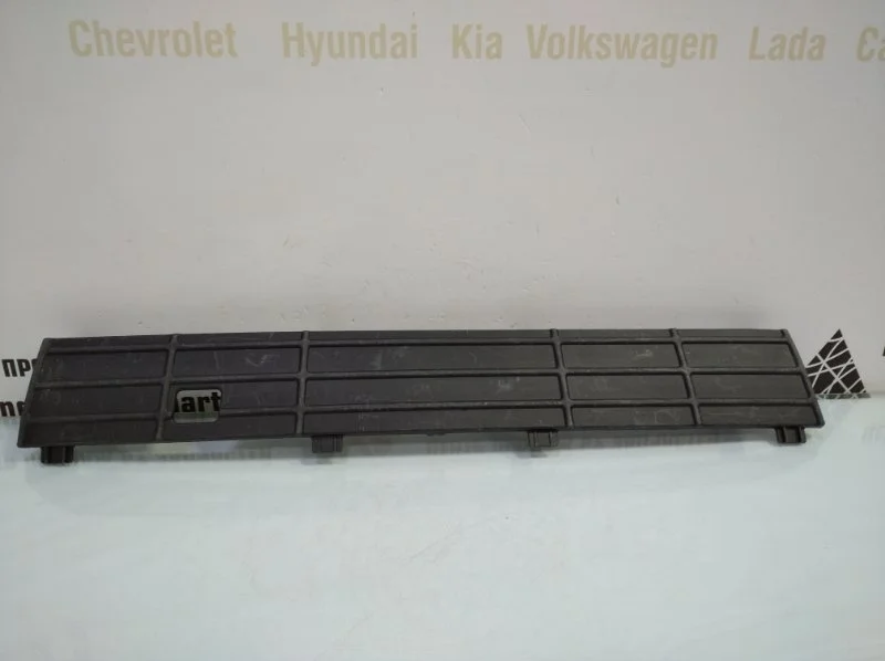 Накладка решетки бампера Volkswagen Polo 2014-2020 5 612 Рестайлинг