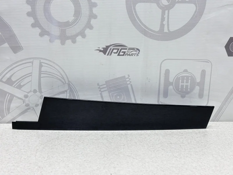 Декоративная накладка передней правой двери Mercedes-benz GLE 2018 W166