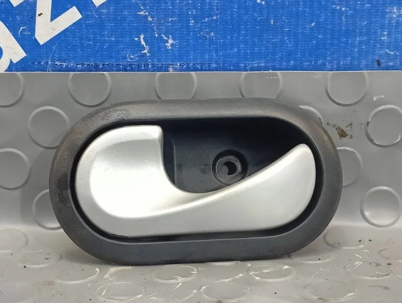 Ручка двери внутренняя Nissan terrano