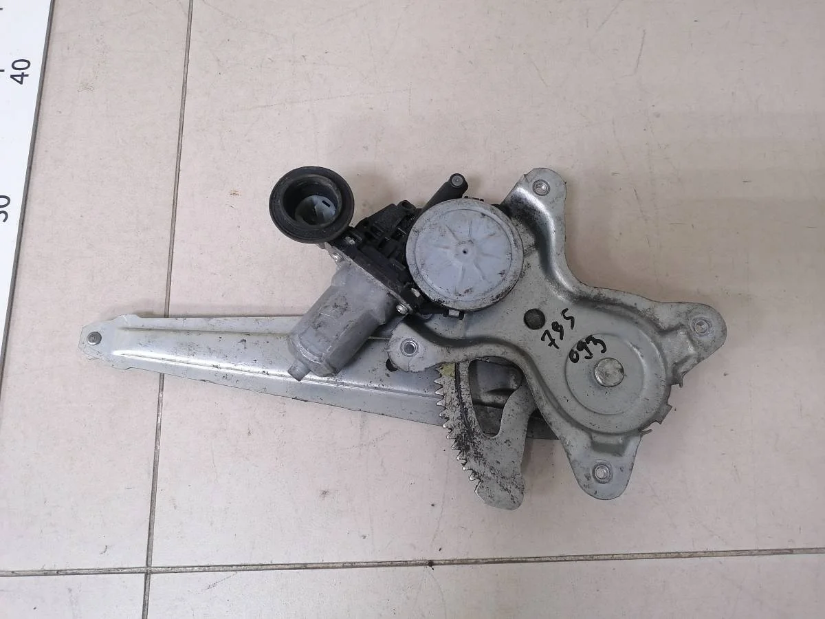 Стеклоподъемник электр. задний правый Toyota Camry V40 2006-2011