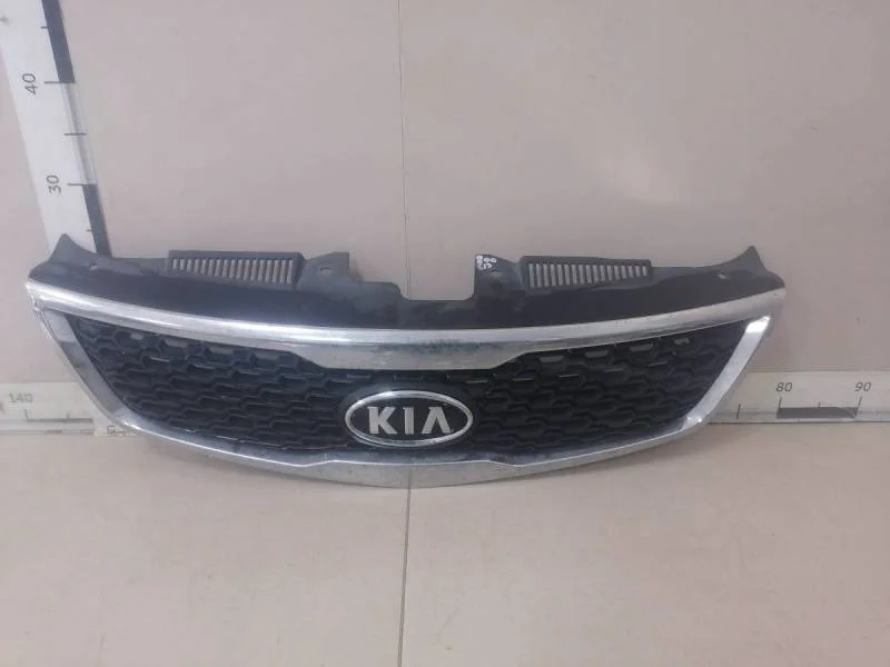 Решетка радиатора Kia Cerato TD 2009-2013