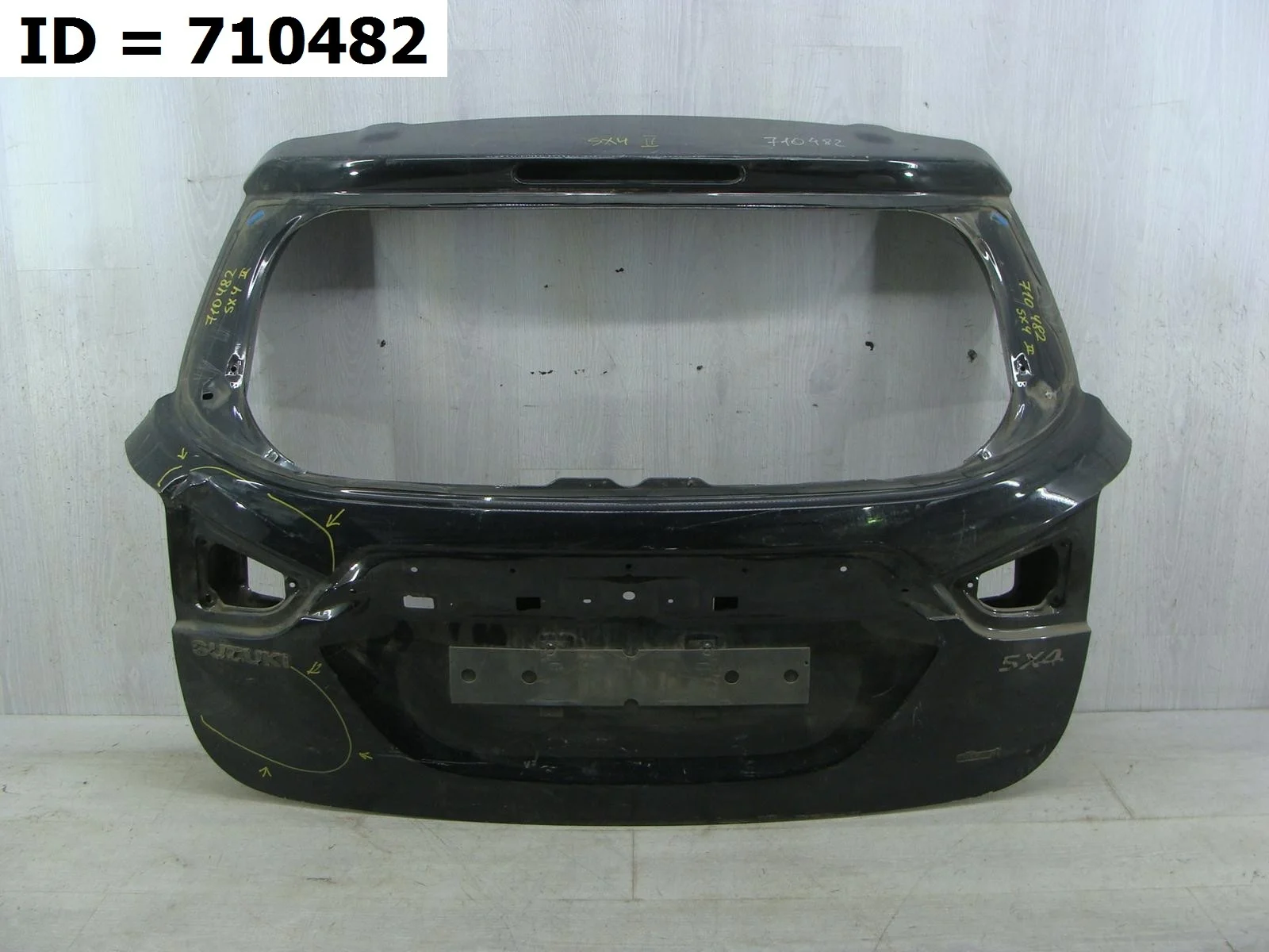 Дверь багажника Suzuki SX4