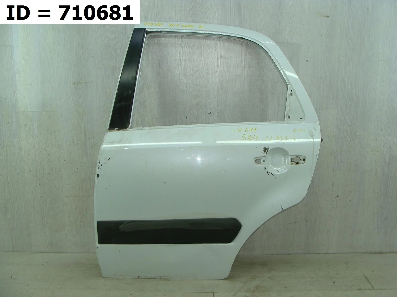 Дверь задняя левая Suzuki SX4