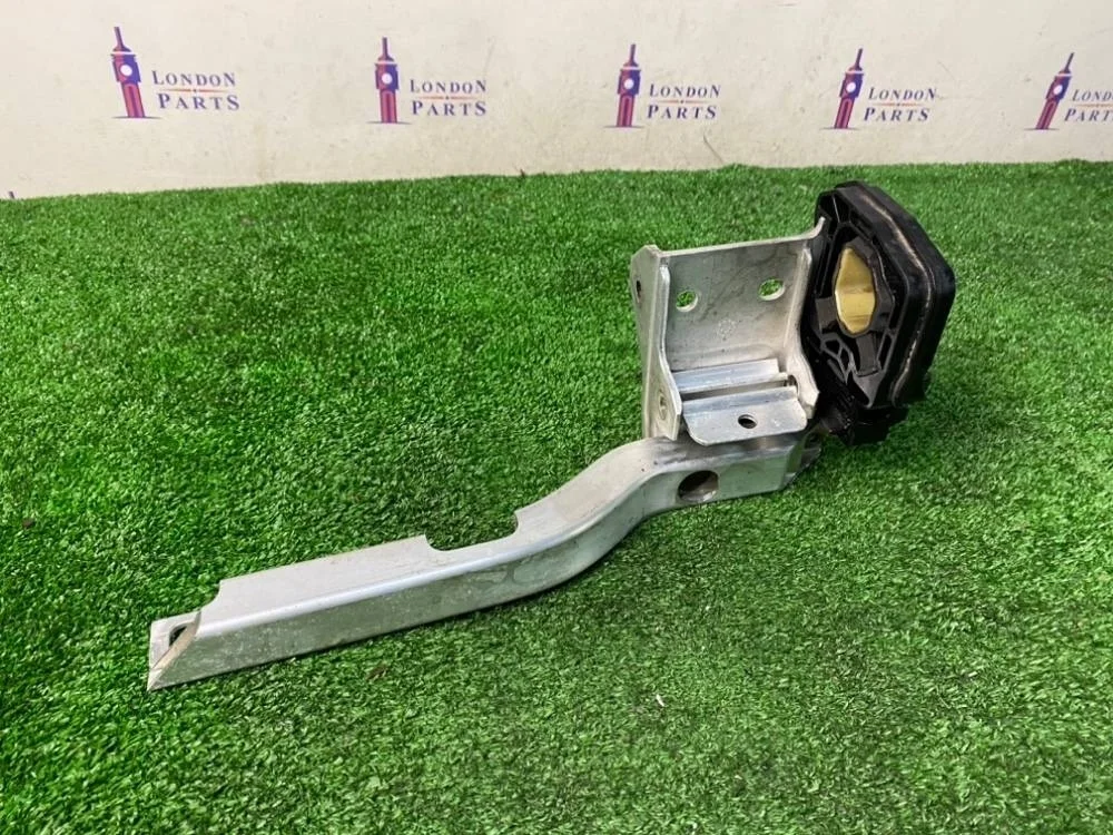 Кронштейн усилителя бампера BMW F10