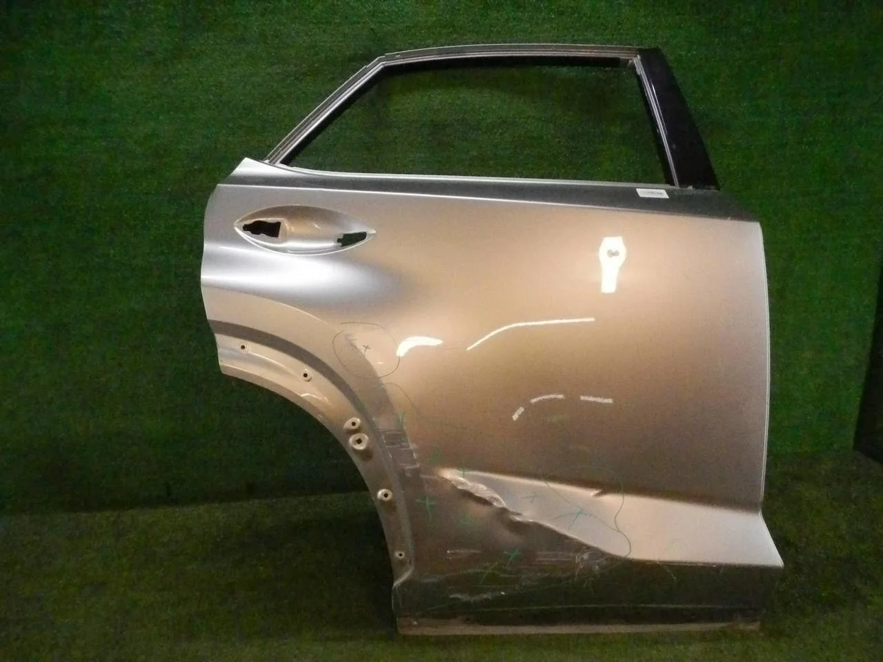 Дверь задняя правая Lexus Nx (2014-2017)