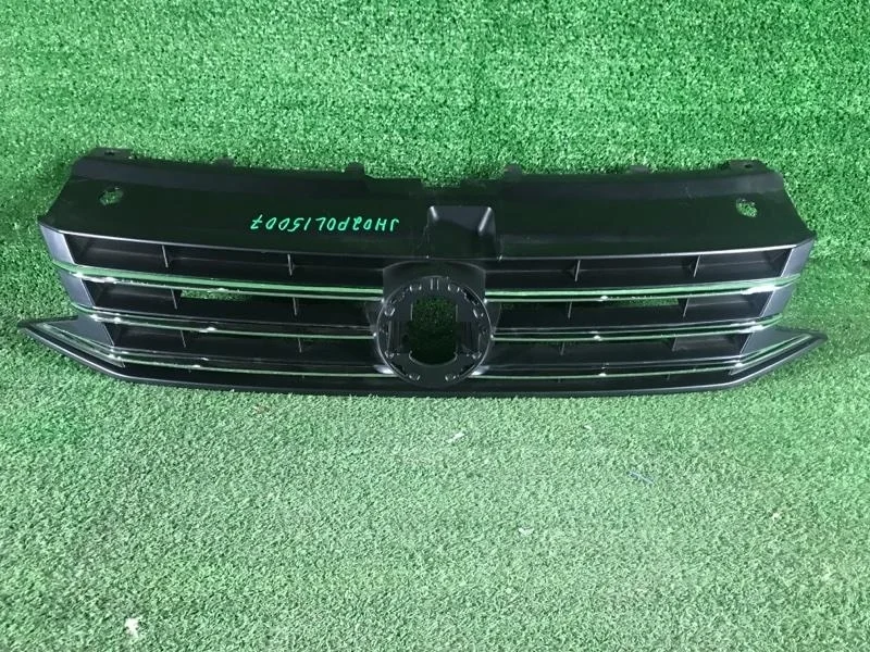 Решетка радиатора Vw Polo Sedan (2015-2020)