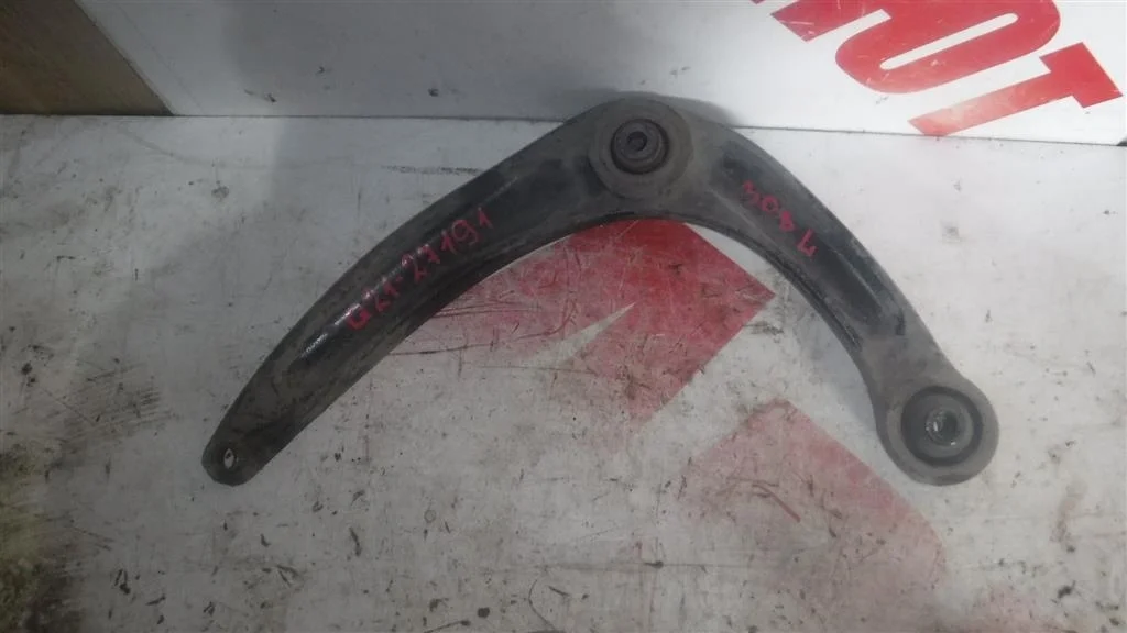 Рычаг передний правый Peugeot 308 I (2007—2011)