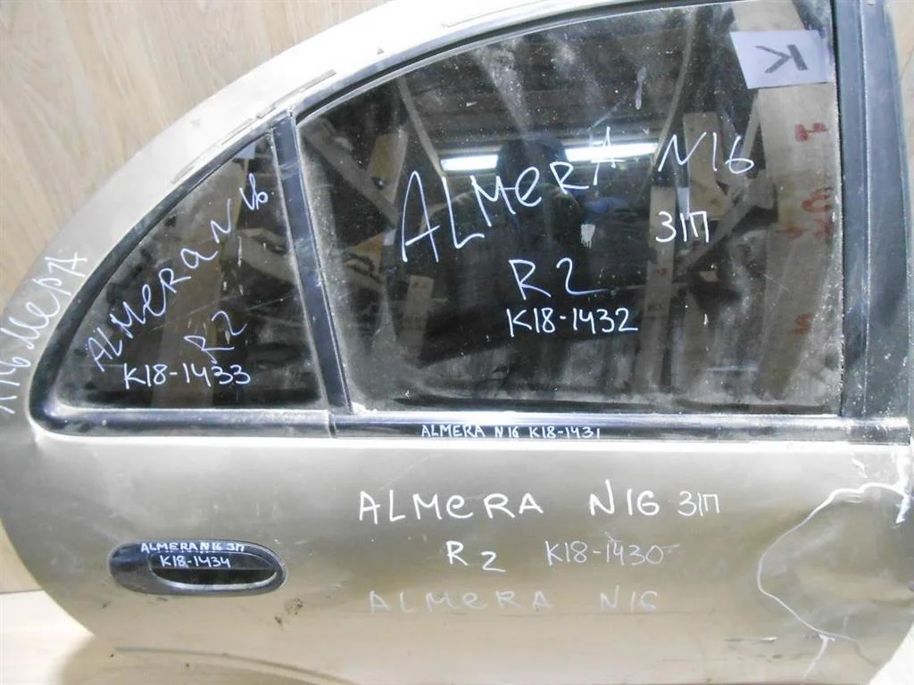 Накладка стекла заднего правого Nissan Almera (N16) 2000-2006