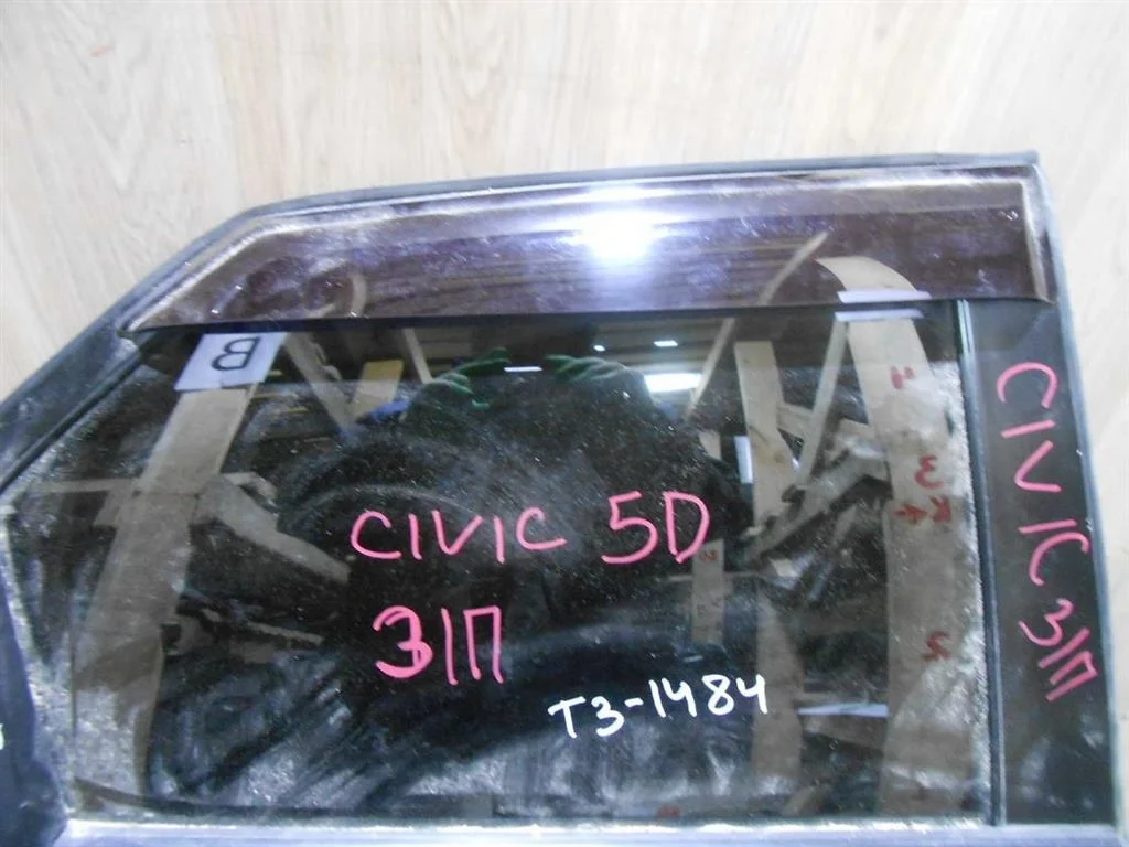 Стекло двери задней правой Honda Civic 5D VIII 2006-2012
