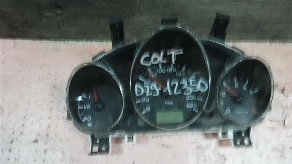 Панель приборов Mitsubishi Colt (Z3) 2004-2012
