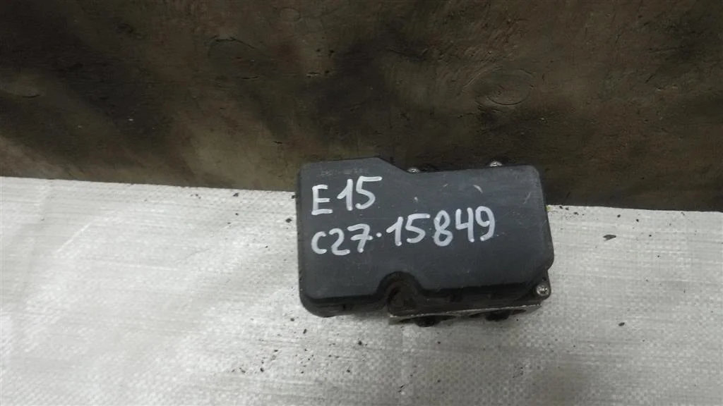 Блок ABS (насос) Toyota Corolla (E150) 2006-2013