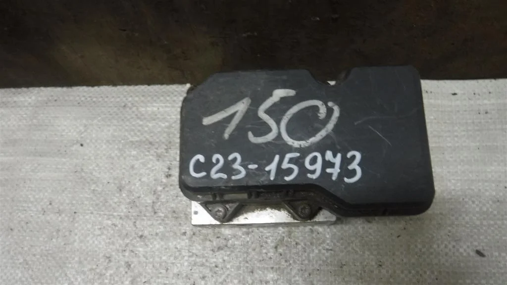 Блок ABS (насос) Toyota Corolla (E150) 2006-2013