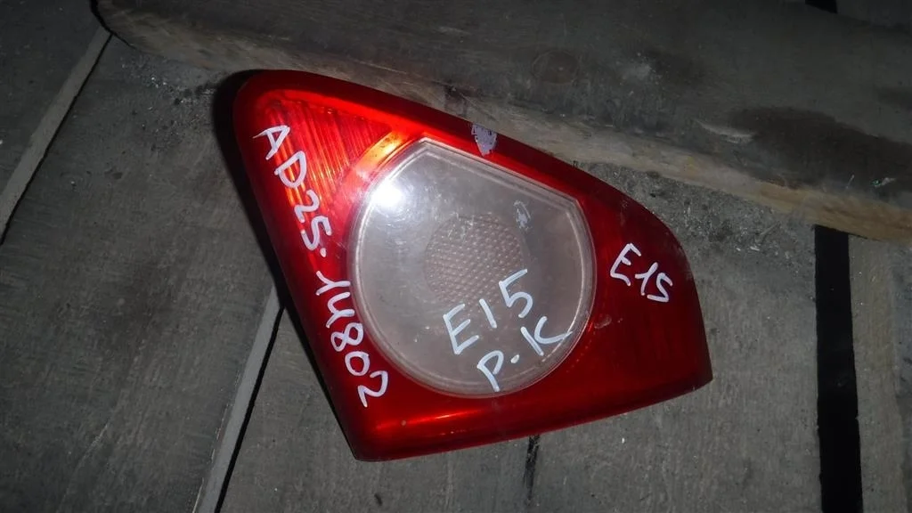 Фонарь задний внутренний правый Toyota Corolla (E150) 2006-2013