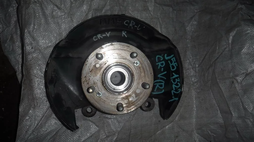 Кулак поворотный передний правый Honda CR-V III 2007-2012