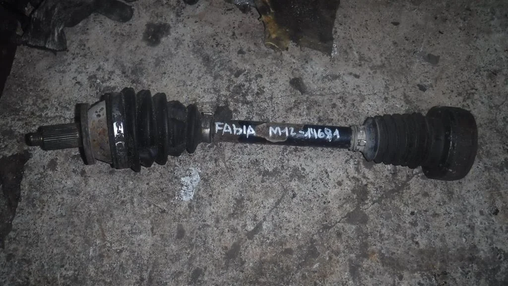 Полуось передняя левая Skoda Fabia II (5J) 2007-2014