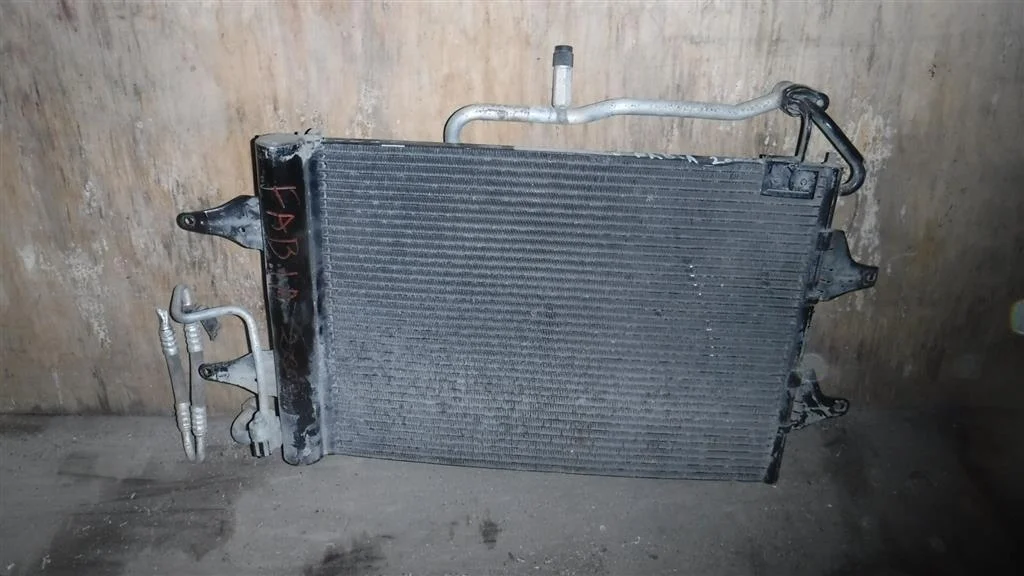 Радиатор кондиционера (конденсер) Skoda Fabia II (5J) 2007-2014