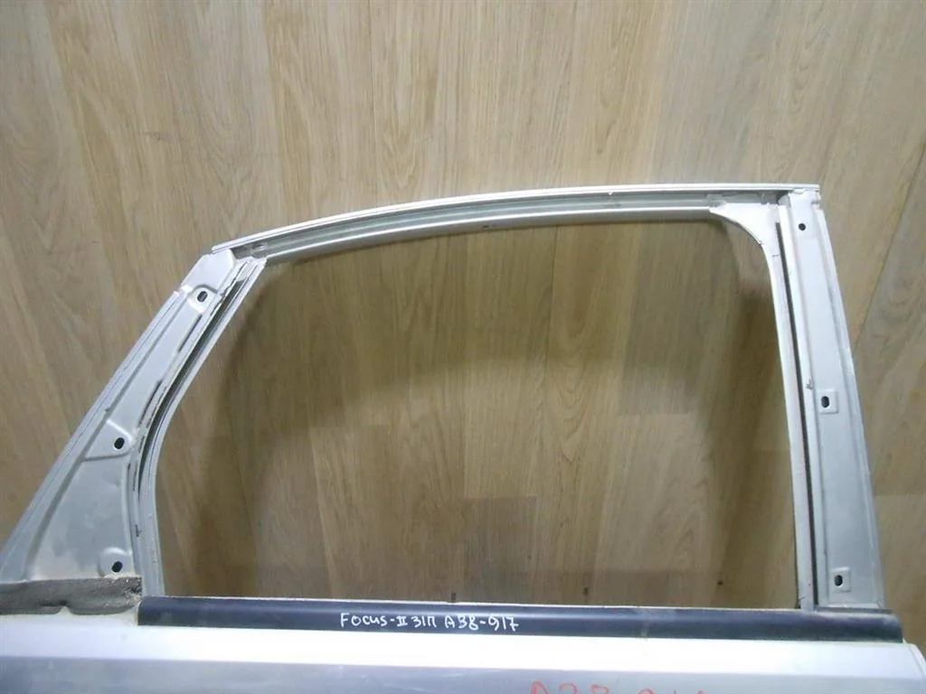 Накладка стекла заднего правого Ford Focus II 2005-2011