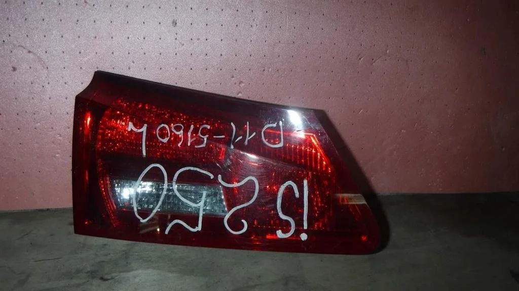 Фонарь задний внутренний левый Lexus IS 200/220/250/300/350 (XE20) 2005-2013