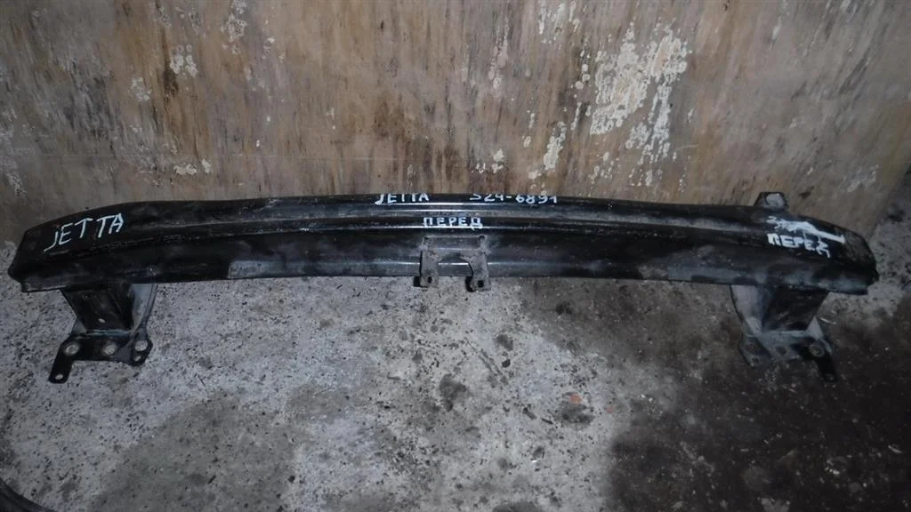 Усилитель переднего бампера Volkswagen Jetta V (1K) 2005-2011