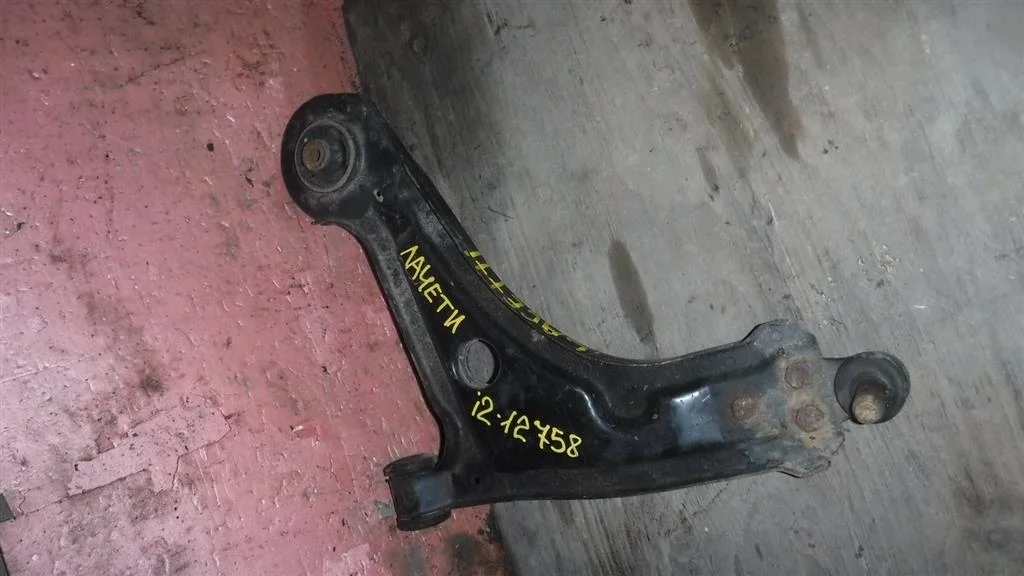 Рычаг передний левый Chevrolet Lacetti I (2004—2013)