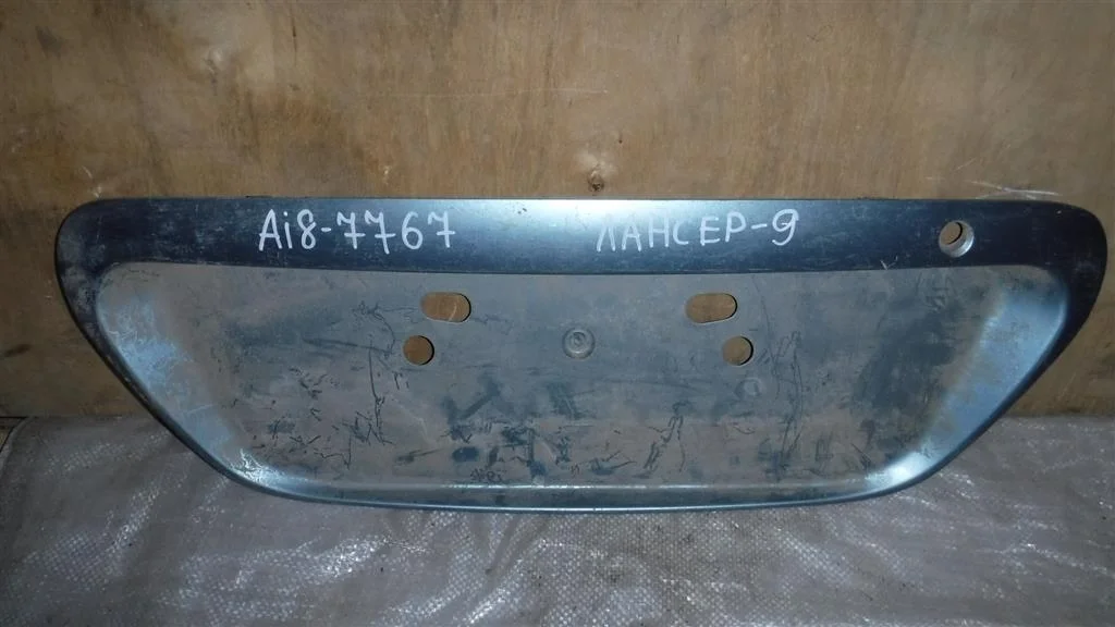 Накладка крышки багажника Mitsubishi Lancer 9 (CS) 2003-2006