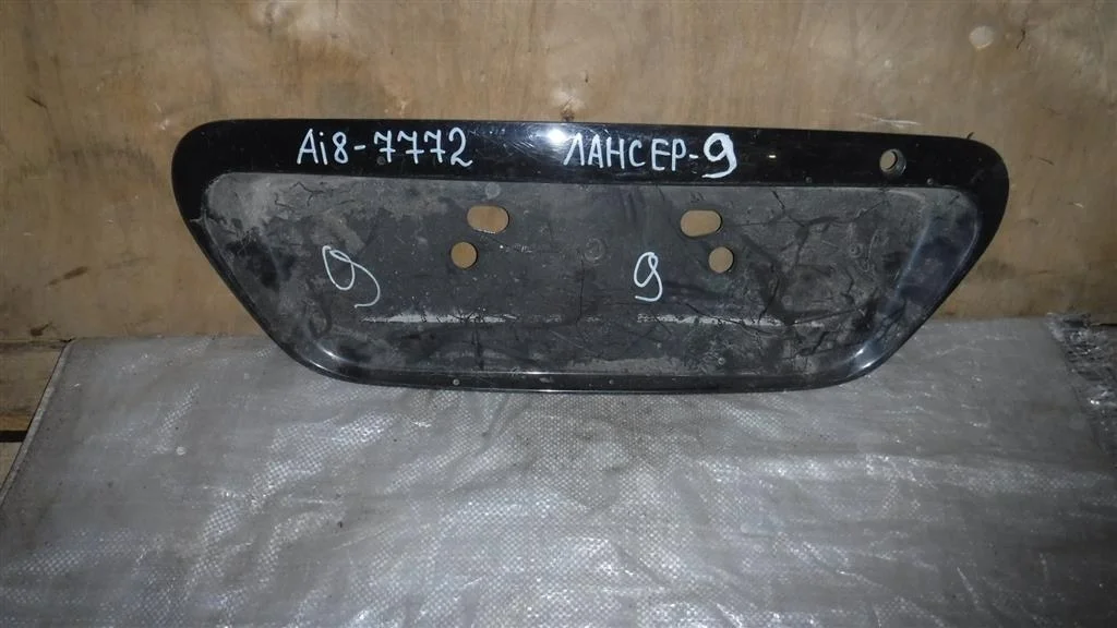 Накладка крышки багажника Mitsubishi Lancer 9 (CS) 2003-2006