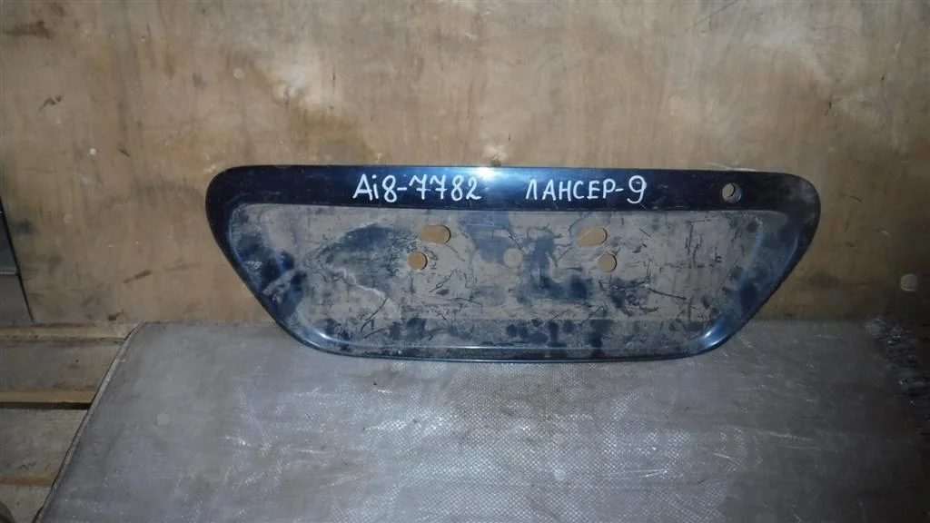 Накладка крышки багажника Mitsubishi Lancer 9 (CS) 2003-2006
