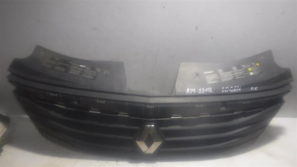 Решетка радиатора Renault Logan I 2005-2014