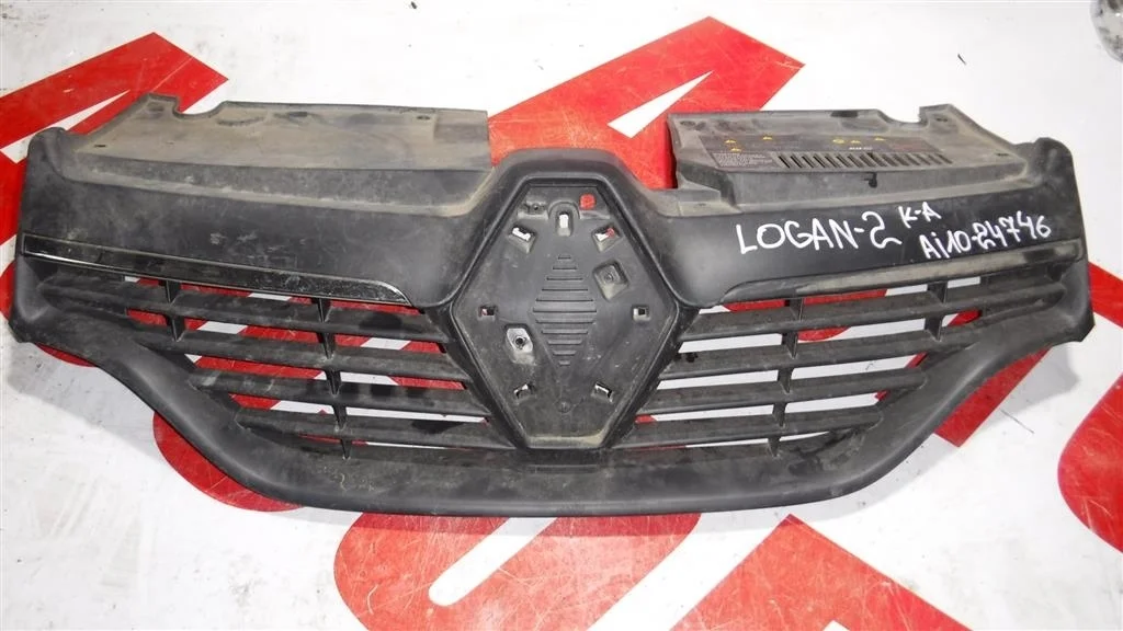 Решетка радиатора Renault Logan II 2014>