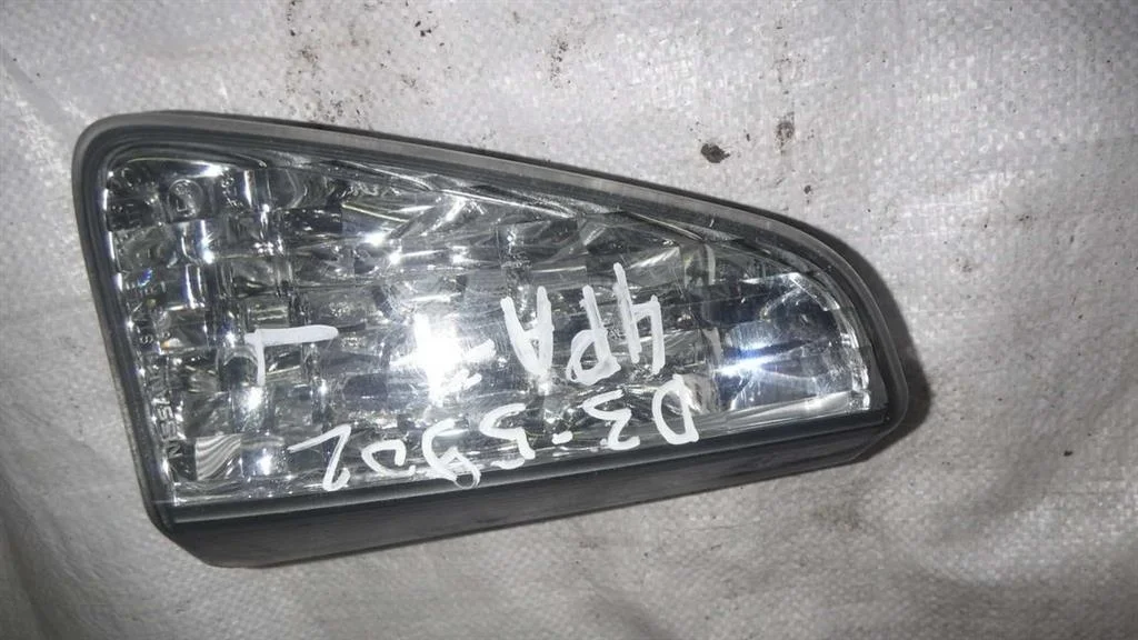 Фонарь задний внутренний правый Nissan Murano (Z50) 2002-2007