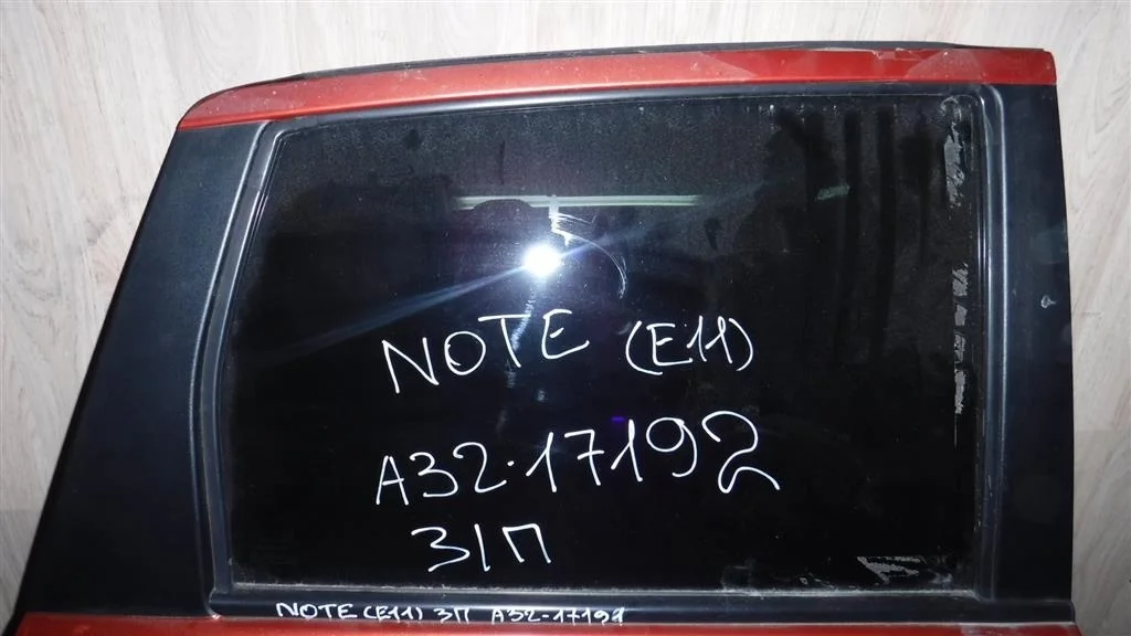 Стекло двери задней правой Nissan Note (E11) 2004-2013