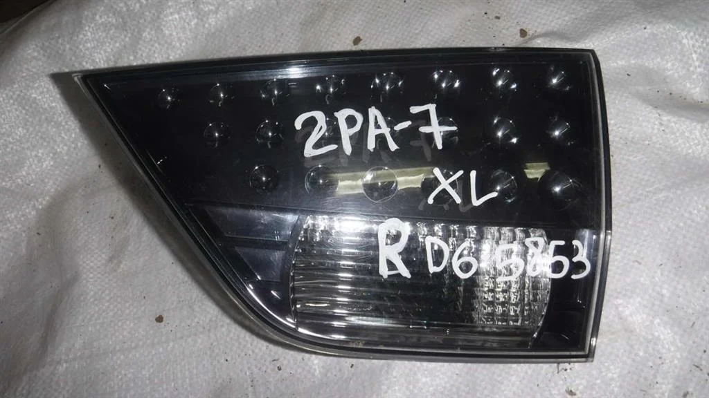 Фонарь задний внутренний правый Mitsubishi Outlander XL (CW) 2006-2012