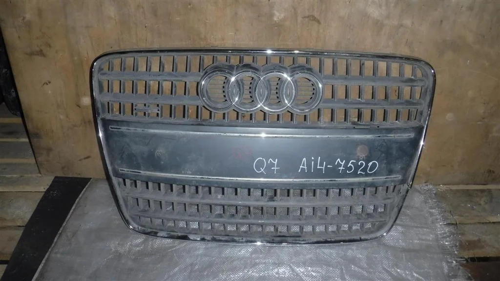 Решетка радиатора Audi Q7 (4L) 2005-2015