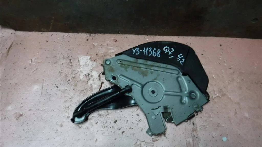 Рычаг стояночного тормоза Audi Q7 4L (2005—2009)