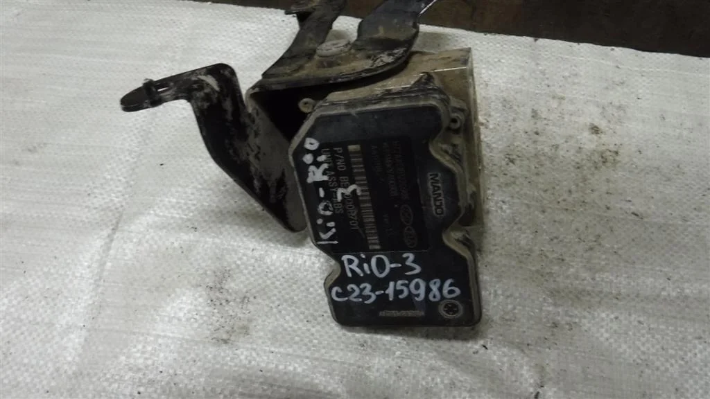 Блок ABS (насос) KIA RIO III (UB) 2011-2017
