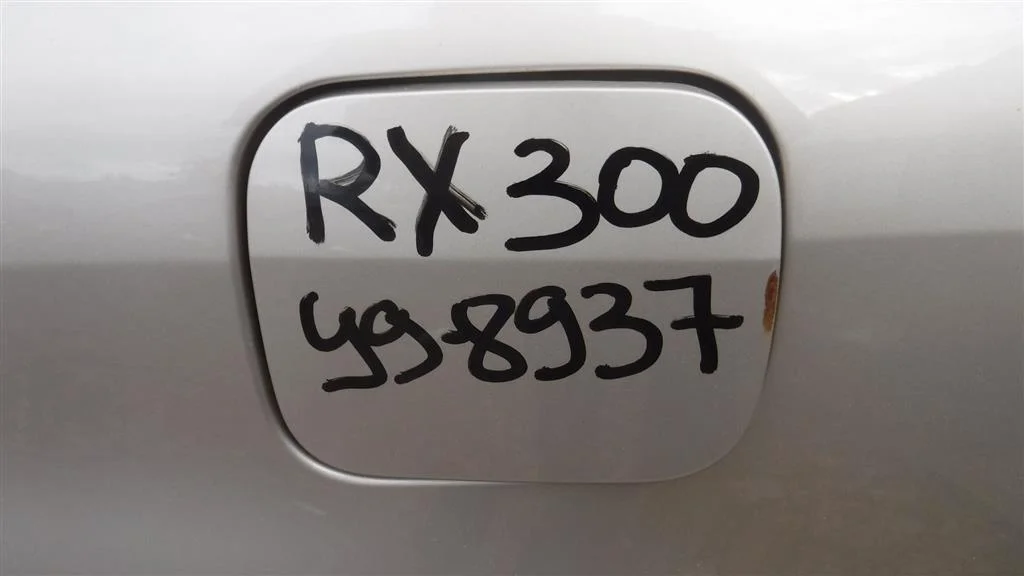 Лючок бензобака Lexus RX 300/330/350/400h (XU30) 2003-2008