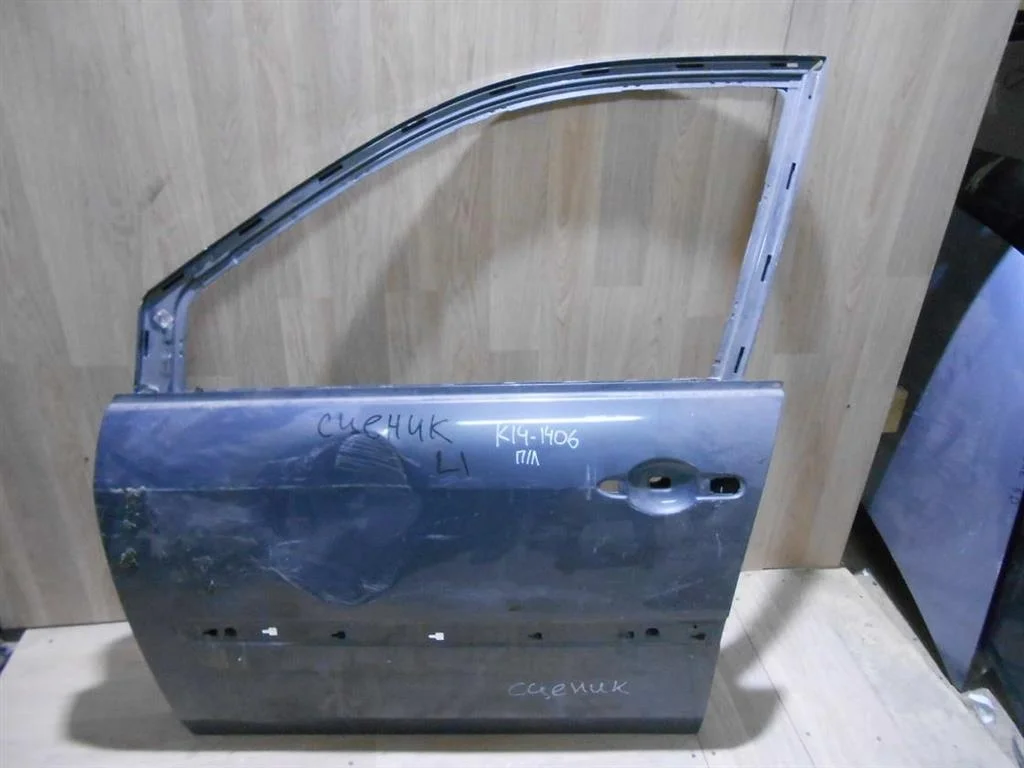 Дверь передняя левая Renault Scenic II 2003-2009