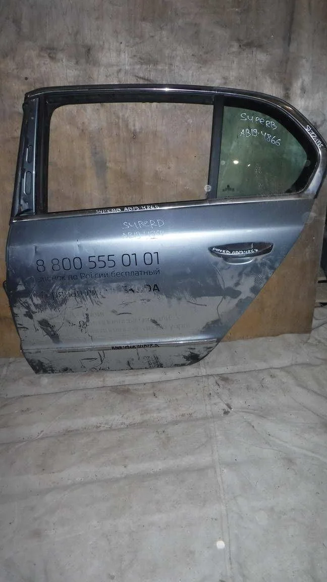 Дверь задняя левая Skoda Superb B6 (3T) 2008-2015
