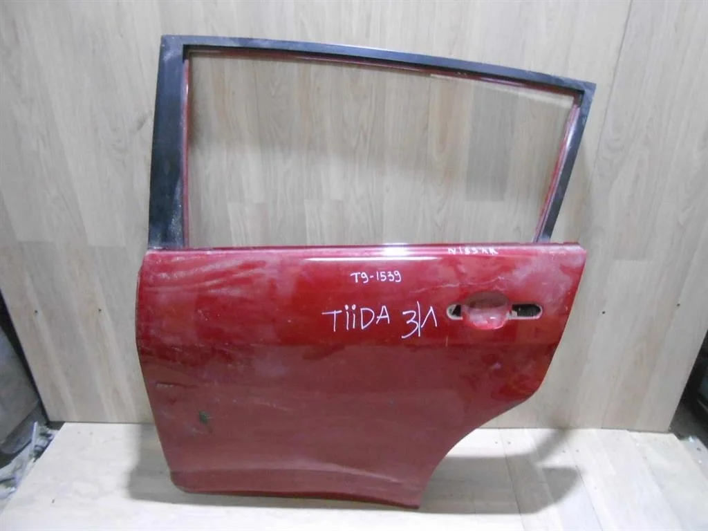 Дверь задняя левая Nissan Tiida (C11) 2004-2014