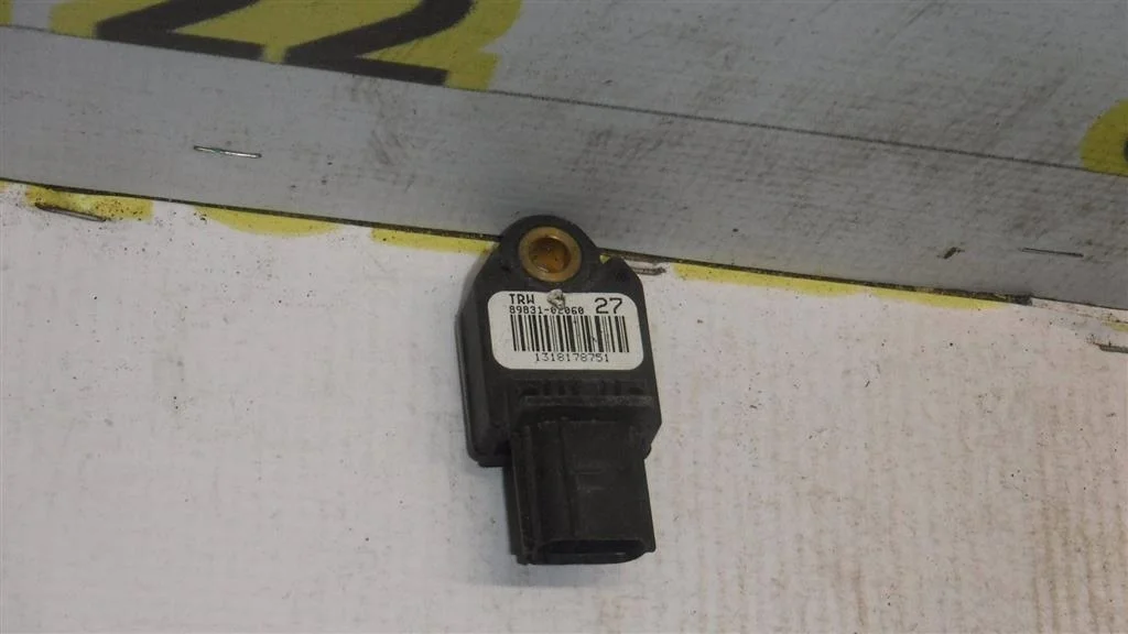 Датчик AIR BAG Toyota Corolla (E150) 2006-2013