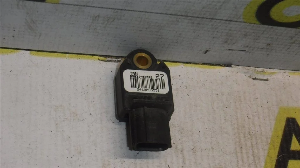 Датчик AIR BAG Toyota Corolla (E150) 2006-2013