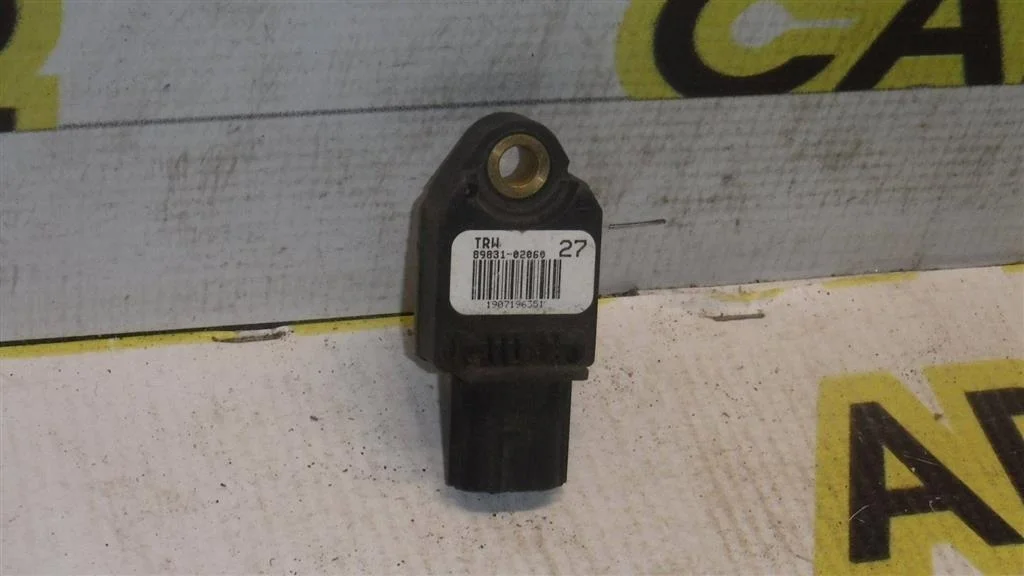 Датчик AIR BAG Toyota Corolla (E150) 2006-2013