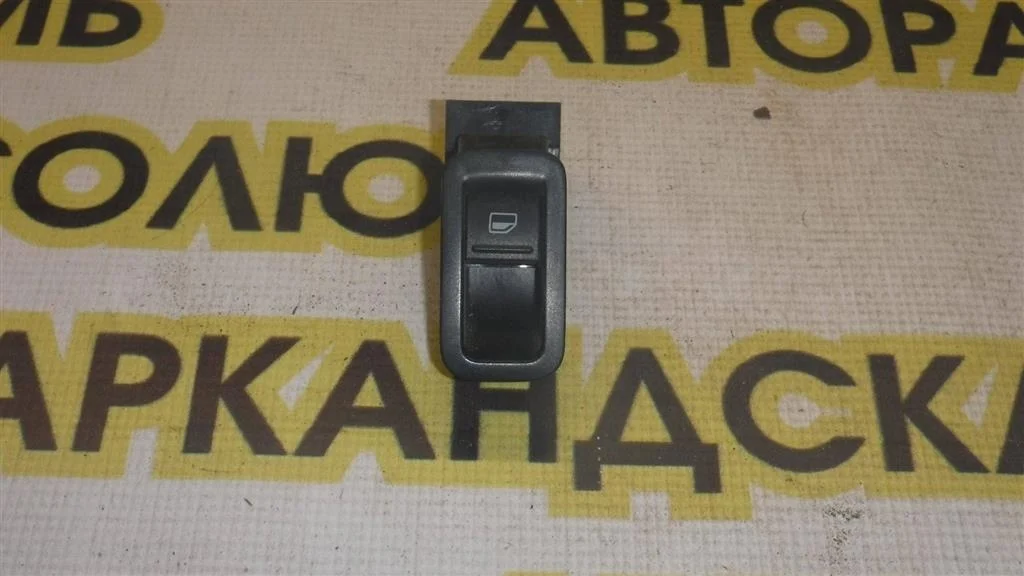 Кнопка стеклоподъемника Volkswagen Polo V (2009—2015)