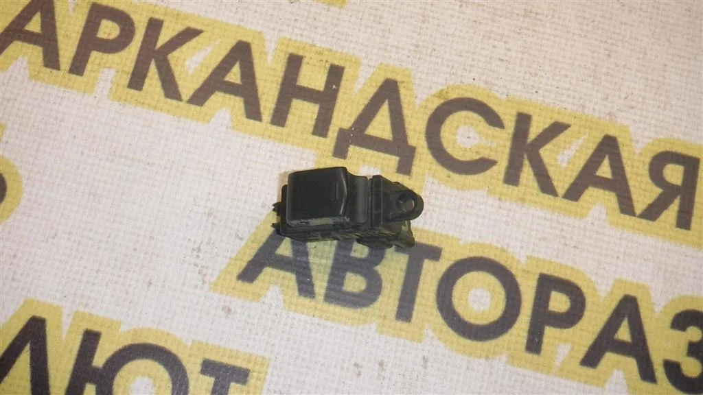 Кнопка стеклоподъемника Nissan Qashqai I (2006—2010)