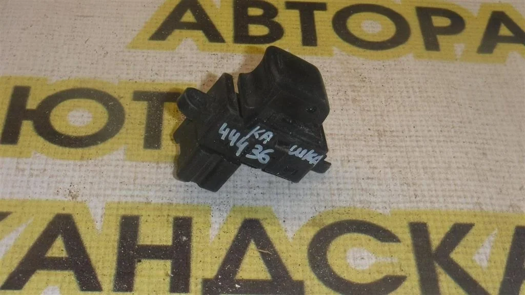 Кнопка стеклоподъемника Nissan Qashqai I (2006—2010)