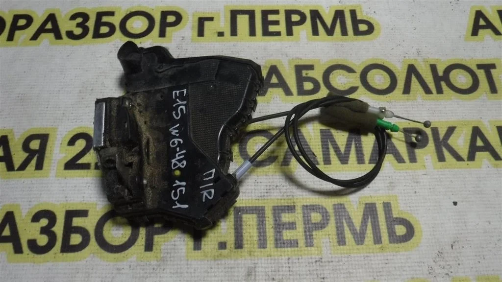 Замок двери передней правой Toyota Corolla (E150) 2006-2013